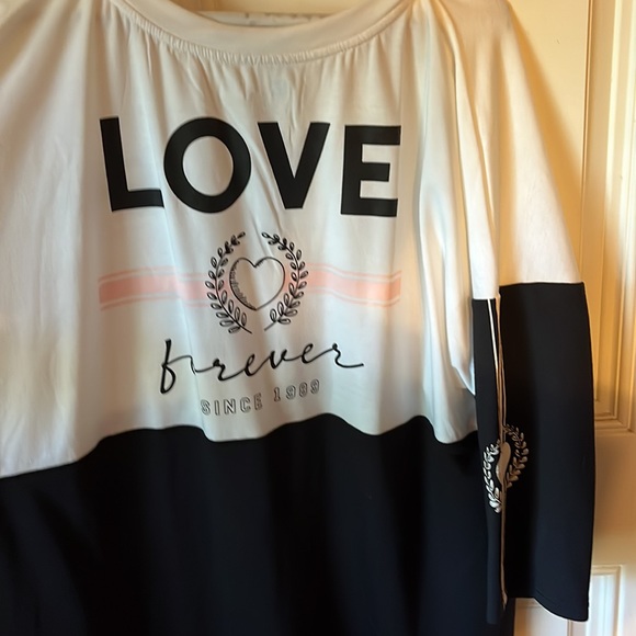 Xersion long sleeve shirt. - Picture 2 of 3